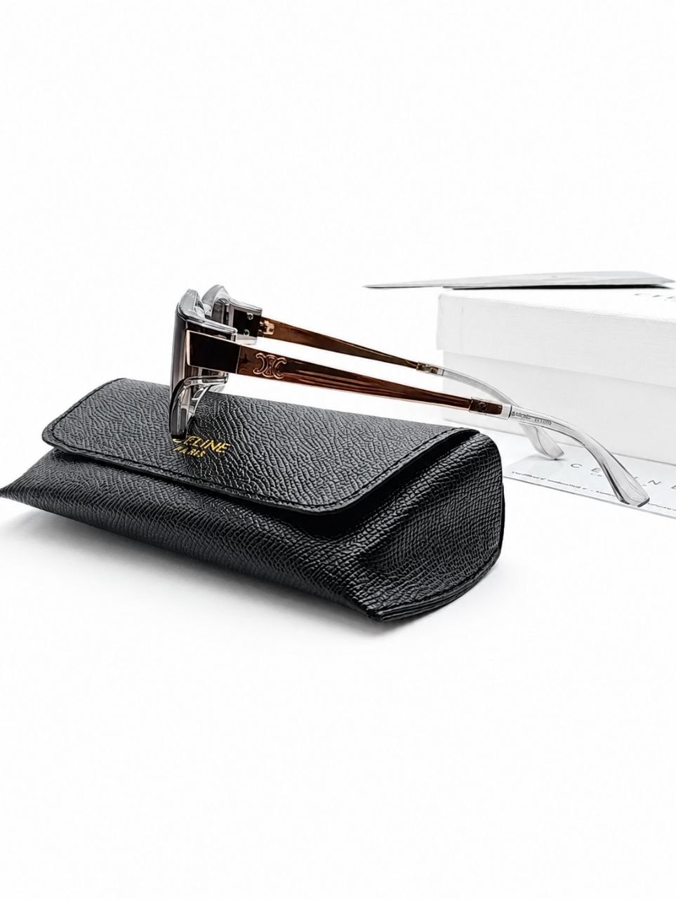 زیبایی و کیفیت در یک قاب: عینک آفتابی Celine مدل 84015 