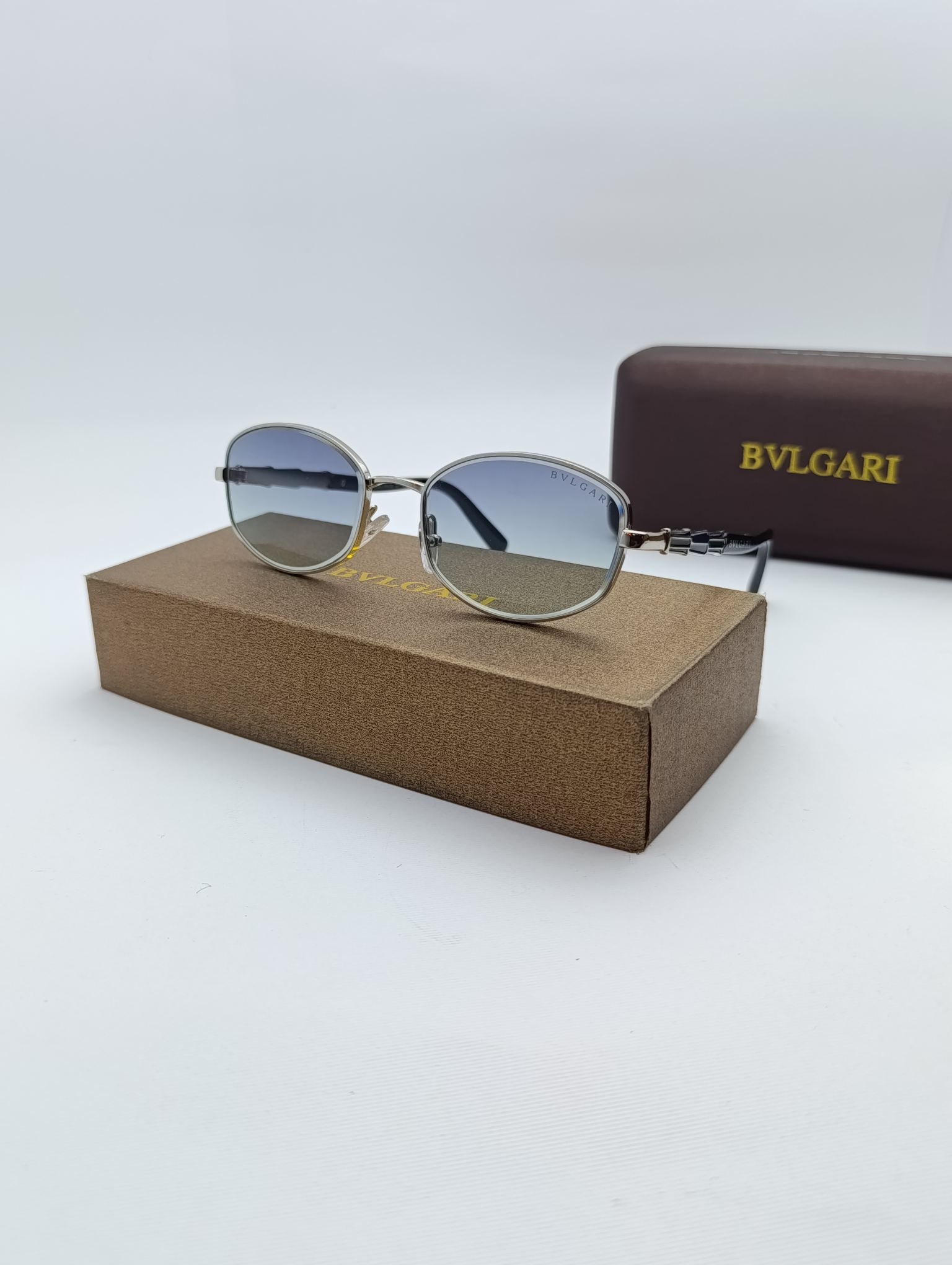 تجسم شکوه و استایل؛ عینک آفتابی زنانه Bulgari مدل C626