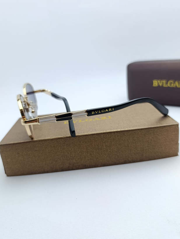 تجسم شکوه و استایل؛ عینک آفتابی زنانه Bulgari مدل C626